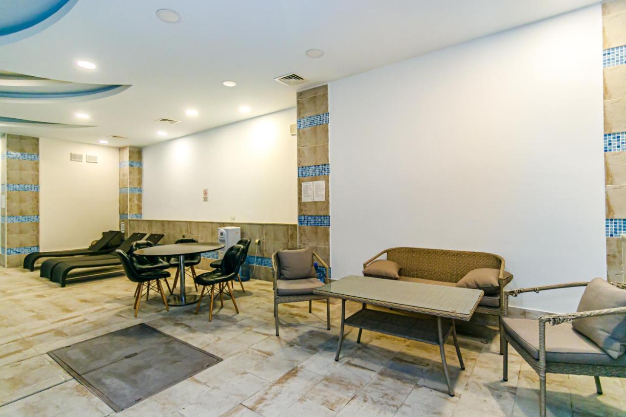 Baku Deniz Mall Family Hotel Apartment Exterior photo